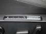 Volkswagen Golf 1.0 TSI Life Business 110 PK| Origineel Nederlands | 1e Eigenaar | Dealeronderhouden | Navigatie | Bestuurdersstoel Elektrisch | Stoelverwarming | Stuurwielverwarming | Parkeersensoren | LED Plus | Artvelours
