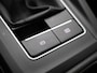 Volkswagen Golf 1.0 TSI Life Business 110 PK| Origineel Nederlands | 1e Eigenaar | Dealeronderhouden | Navigatie | Bestuurdersstoel Elektrisch | Stoelverwarming | Stuurwielverwarming | Parkeersensoren | LED Plus | Artvelours