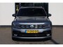 Volkswagen Tiguan Allspace 2.0 TSI 4Motion R-Line 7p 7 zits r-line in en exterieur panoramadak 20" LMV Suzuka head up display discover pro navi digital cockpit pro area view rondom zicht camera verwarmbare voorruit stoelverwarming elektrische achterklep keyless entry wegklapbare trekhaak side assist keyless entry VW Dealer onderhouden