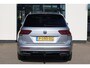 Volkswagen Tiguan Allspace 2.0 TSI 4Motion R-Line 7p 7 zits r-line in en exterieur panoramadak 20" LMV Suzuka head up display discover pro navi digital cockpit pro area view rondom zicht camera verwarmbare voorruit stoelverwarming elektrische achterklep keyless entry wegklapbare trekhaak side assist keyless entry VW Dealer onderhouden