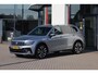 Volkswagen Tiguan Allspace 2.0 TSI 4Motion R-Line 7p 7 zits r-line in en exterieur panoramadak 20" LMV Suzuka head up display discover pro navi digital cockpit pro area view rondom zicht camera verwarmbare voorruit stoelverwarming elektrische achterklep keyless entry wegklapbare trekhaak side assist keyless entry VW Dealer onderhouden
