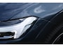 Volvo XC60 B5 Momentum Pro | Stoelverwarming | Parkeerverwarming | Parkeercamera | Keyless Entree | Comfortstoelen | Lederen Bekleding | Parkeersensoren voor + achter | 19'' Lichtmetalen velgen |