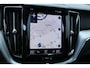 Volvo XC60 B5 Momentum Pro | Stoelverwarming | Parkeerverwarming | Parkeercamera | Keyless Entree | Comfortstoelen | Lederen Bekleding | Parkeersensoren voor + achter | 19'' Lichtmetalen velgen |