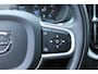 Volvo XC60 B5 Momentum Pro | Stoelverwarming | Parkeerverwarming | Parkeercamera | Keyless Entree | Comfortstoelen | Lederen Bekleding | Parkeersensoren voor + achter | 19'' Lichtmetalen velgen |