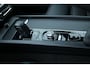 Volvo XC60 B5 Momentum Pro | Stoelverwarming | Parkeerverwarming | Parkeercamera | Keyless Entree | Comfortstoelen | Lederen Bekleding | Parkeersensoren voor + achter | 19'' Lichtmetalen velgen |