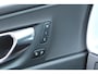 Volvo XC60 B5 Momentum Pro | Stoelverwarming | Parkeerverwarming | Parkeercamera | Keyless Entree | Comfortstoelen | Lederen Bekleding | Parkeersensoren voor + achter | 19'' Lichtmetalen velgen |