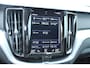 Volvo XC60 B5 Momentum Pro | Stoelverwarming | Parkeerverwarming | Parkeercamera | Keyless Entree | Comfortstoelen | Lederen Bekleding | Parkeersensoren voor + achter | 19'' Lichtmetalen velgen |