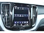 Volvo XC60 B5 Momentum Pro | Stoelverwarming | Parkeerverwarming | Parkeercamera | Keyless Entree | Comfortstoelen | Lederen Bekleding | Parkeersensoren voor + achter | 19'' Lichtmetalen velgen |