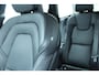 Volvo XC60 B5 Momentum Pro | Stoelverwarming | Parkeerverwarming | Parkeercamera | Keyless Entree | Comfortstoelen | Lederen Bekleding | Parkeersensoren voor + achter | 19'' Lichtmetalen velgen |