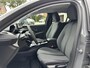 Peugeot 208 1.2 Hybrid 110 PK Allure Automaat | Hybride Automaat | Navigatie via Telefoon | Climate Control | Cruise Control | Parkeersensoren V+A | LED Verlichting | Draadloze Apple Carplay / Android Auto | 16" Lichtmetalen Velgen |
