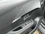 Peugeot 208 1.2 Hybrid 110 PK Allure Automaat |  Hybride Automaat | Navigatie via Telefoon | Climate Control | Cruise Control | Parkeersensoren V+A | LED Verlichting | Draadloze Apple Carplay / Android Auto | 16" Lichtmetalen Velgen |