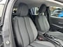 Peugeot 208 1.2 Hybrid 110 PK Allure Automaat |  Hybride Automaat | Navigatie via Telefoon | Climate Control | Cruise Control | Parkeersensoren V+A | LED Verlichting | Draadloze Apple Carplay / Android Auto | 16" Lichtmetalen Velgen |