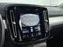 Volvo XC40 2.0 T4 Momentum Pro | Trekhaak | Lederen bekleding | PDC V+A en Camera | Harmen & Kardon | Elektrische achterklep |