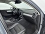 Volvo XC40 2.0 T4 Momentum Pro | Trekhaak | Lederen bekleding | PDC V+A en Camera | Harmen & Kardon | Elektrische achterklep |
