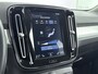 Volvo XC40 2.0 T4 Momentum Pro | Trekhaak | Lederen bekleding | PDC V+A en Camera | Harmen & Kardon | Elektrische achterklep |