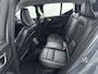 Volvo XC40 2.0 T4 Momentum Pro | Trekhaak | Lederen bekleding | PDC V+A en Camera | Harmen & Kardon | Elektrische achterklep |