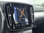 Volvo XC40 2.0 T4 Momentum Pro | Trekhaak | Lederen bekleding | PDC V+A en Camera | Harmen & Kardon | Elektrische achterklep |