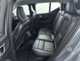 Volvo XC40 2.0 T4 Momentum Pro | Trekhaak | Lederen bekleding | PDC V+A en Camera | Harmen & Kardon | Elektrische achterklep |