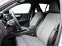 Volvo XC40 2.0 B4 Plus Dark Automaat / All Seasonbanden / Verwarmd voorruit / Trekhaak / Google Navigatie