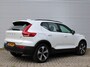 Volvo XC40 2.0 B4 Plus Dark Automaat / All Seasonbanden / Verwarmd voorruit / Trekhaak / Google Navigatie