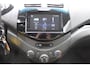 Chevrolet Spark 1.0 16V LT White Limited Edition Bi-Fuel Lichtmetalen velgen 14", Parkeersensor achter.