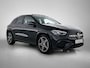 Mercedes-Benz GLA 180 Business Solution AMG | Premium Plus pakket | Nightpakket | Trekhaak | GUARD 360 ° Plus | Panoramaschuifdak | 19” vijf-dubbelspaaks AMG velgen | 360° camera | Warmtewerend, donkergetint glas |