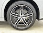 Mercedes-Benz E-klasse 300 e Business Solution AMG | Comfortpakket Plus | Parkeerpakket met 360°-camera | Nightpakket | Winterpakket | Trekhaak | 19-inch vijfspraaks AMG velgen | GUARD 360° | Warmtewerend, donkergetint glas |