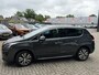 Peugeot 3008 1.6 Benzine 165 Pk Superluxe Allure * Automaat * * Navigatie * Panoramadak * 1/2 Lederen Interieur * Achteruitrij Camera * Vingerhoets; Vierde Generatie Eersteklas Service. Al meer dan 100 jaar een begrip in de Brabantse Kempen