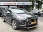 Peugeot 3008 1.6 Benzine 165 Pk Superluxe Allure * Automaat * * Navigatie * Panoramadak * 1/2 Lederen Interieur * Achteruitrij Camera * Vingerhoets; Vierde Generatie Eersteklas Service. Al meer dan 100 jaar een begrip in de Brabantse Kempen