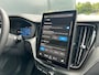 Volvo XC60 2.0 T6 Plug-in hybrid AWD Plus Black Edition | Stoelventilatie | Trekhaak | HU-Display | 360 camera | Pano | Nappa leder |
