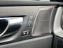 Volvo XC60 2.0 T6 Plug-in hybrid AWD Plus Black Edition | Stoelventilatie | Trekhaak | HU-Display | 360 camera | Pano | Nappa leder |