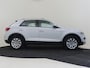 Volkswagen T-Roc 1.5 TSI Sport 150PK DSG/AUTO Trekhaak afneembaar | Cruise control adaptief | Navigatie | Apple carplay Android auto | Airco auto | Draadloze telefoonlader | Parkeersensoren voor/achter | LED | DAB | 16"LMV