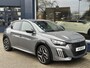 Peugeot 208 Hybrid 145 PK Automaat GT | Alcantara Stoelen met Verwarming en Massage | Full LED Verlichting | Navigatie via Telefoon | Camera | Parkeersensoren | Cruise Control | Keyless Entry | Dakspoiler | DAB+ Radio | Digitaal Dashboard | Apple Carplay Draadloos | Sportieve GT Uitvoering |