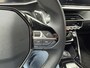 Peugeot 208 Hybrid 145 PK Automaat GT | Alcantara Stoelen met Verwarming en Massage | Full LED Verlichting | Navigatie via Telefoon | Camera | Parkeersensoren | Cruise Control | Keyless Entry | Dakspoiler | DAB+ Radio | Digitaal Dashboard | Apple Carplay Draadloos | Sportieve GT Uitvoering |