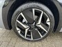 Peugeot 208 Hybrid 145 PK Automaat GT | Alcantara Stoelen met Verwarming en Massage | Full LED Verlichting | Navigatie via Telefoon | Camera | Parkeersensoren | Cruise Control | Keyless Entry | Dakspoiler | DAB+ Radio | Digitaal Dashboard | Apple Carplay Draadloos | Sportieve GT Uitvoering |
