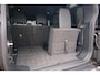 Land Rover Defender 110 3.0 D250 110 X-Dynamic SE 7-Persoons | Stoelverwarming | Trekhaak | Uniek