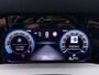 Volkswagen Golf Variant 1.5 TSI Life Business Navigatie - Stoelverwarming - Trekhaak - Camera - ErgoActive bestuurdersstoel - LED