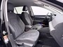 Volkswagen Golf Variant 1.5 TSI Life Business Navigatie - Stoelverwarming - Trekhaak - Camera - ErgoActive bestuurdersstoel - LED