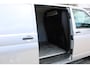 Volkswagen Transporter 6.1 2.0 TDI 110pk L1H1 30 Comfortline Navigatie / Parkeersensoren A./ Cruise control / Verwarmb voorruit / APP