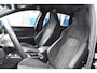 Volkswagen Golf Variant 1.5 eTSI 150pk R-Line Edition Automaat | Apple Carplay & Android Auto | Airco ECC | Camera achter | Parkeersensoren voor en achter | Stoel verwarming | Isofix Bevestigingspunten | Zeer Compleet!!!