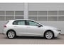 Volkswagen Golf 1.0 eTSI 110pk DSG Life | Navigatie | Achteruitrijcamera | App Connect