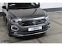 Volkswagen T-Roc 1.5 TSI 3x R-Line | Pano Virtual Camera ACC Keyless CarPlay LED