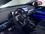 Volkswagen ID.4 Pro 77 kWh Navigatie - LED - Parkeersensoren voor en achter - ACC - Sfeerverlichting