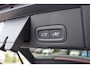 Volvo XC60 2.0 T8 Plug-in hybrid AWD Dark Panoramadak/Stoelverwarming v+a/Stuurverwarming/Harman kardon audio/360 graden camera/Elektrische stoelen met geheugen/Adaptieve cruis control/Lane assist/Apple carplay/Elektrische achterklep