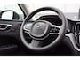 Volvo XC60 2.0 T8 Plug-in hybrid AWD Dark Panoramadak/Stoelverwarming v+a/Stuurverwarming/Harman kardon audio/360 graden camera/Elektrische stoelen met geheugen/Adaptieve cruis control/Lane assist/Apple carplay/Elektrische achterklep