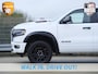 Dodge Ram 1500 | Limited | 5.7 V8 | HEMI | Night Edition | Panorama dak  | Luchtvering | BPM-VRIJ | Bright white Getoonde accessoires zijn verkrijgbaar tegen meerprijs