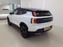 Volvo EX30 Cross Country Twin Motor Performance Ultra 69 kWh | Warmtepomp | Stoel + Stuur verwarming | Extra getint Glas | PDC V+A en 360 Camera | Harman en Kardon Audio | Elektrische stoelbediening | Panoramadak |