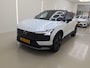 Volvo EX30 Cross Country Twin Motor Performance Ultra 69 kWh | Warmtepomp | Stoel + Stuur verwarming | Extra getint Glas | PDC V+A en 360 Camera | Harman en Kardon Audio | Elektrische stoelbediening | Panoramadak |