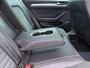 Volkswagen Passat 1.4 TSI PHEV GTE Business Automaat - Navigatie - Trekhaak - ErgoComfort-stoel - Camera - Stoelverwarming