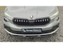 Skoda Kamiq 1.0 TSI Selection Camera achter - Zwarte gril - 17 inch Wielen - Winter Pack - Privacy Glass - Zwart dak en A Stijl -